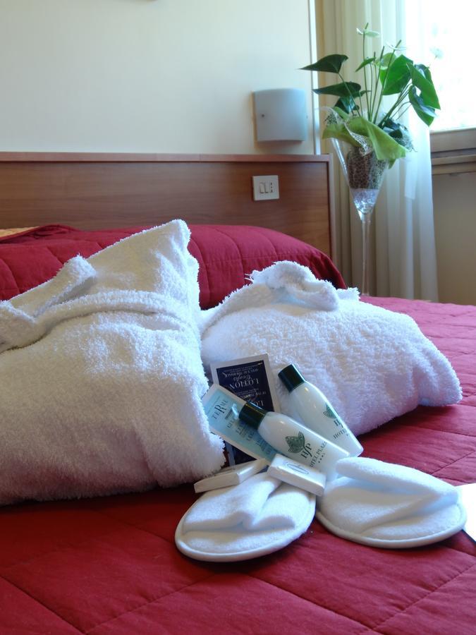 Hotel Plaza Tabiano Terme Kültér fotó