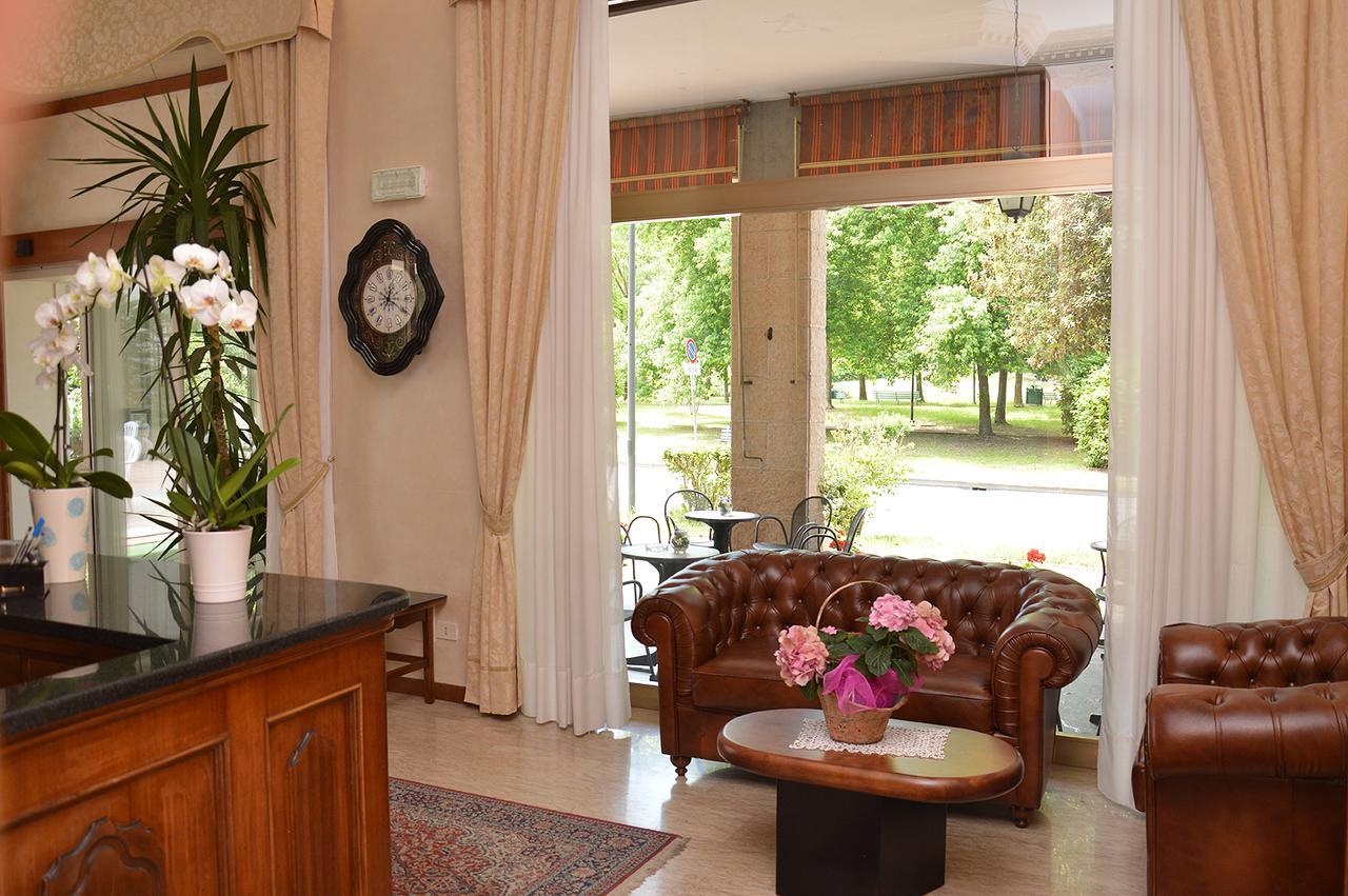 Hotel Plaza Tabiano Terme Kültér fotó